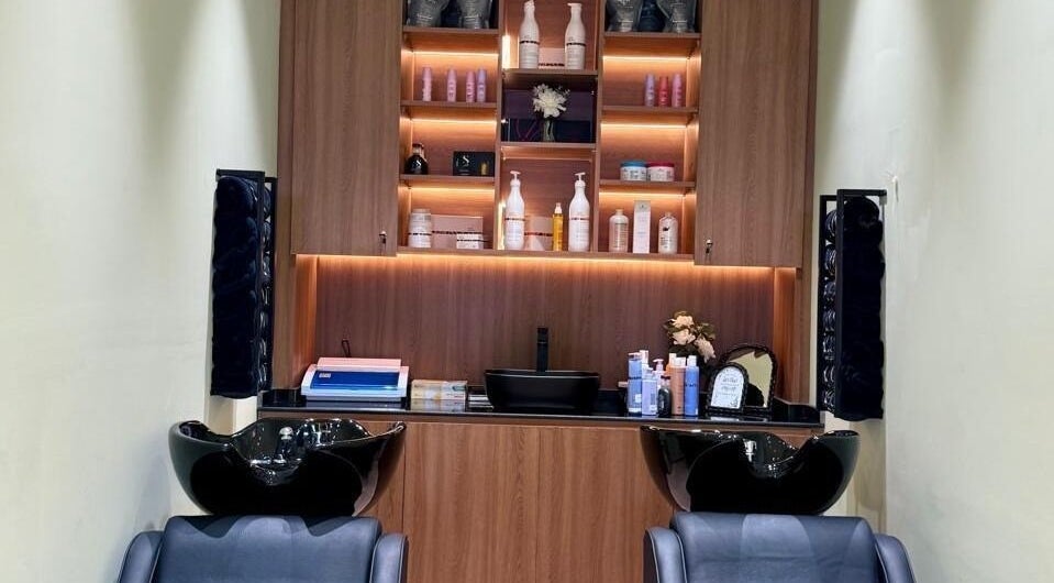 Elegant hair washing station at AZUL BEAUTY SALON-L.L.C, Abu Dhabi, Abu Dhabi, AE with premium products.