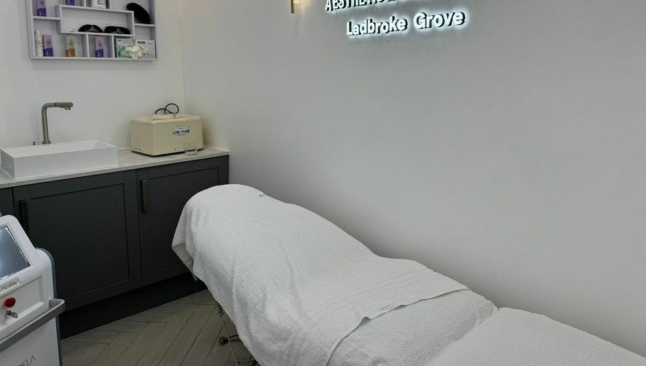 Εικόνα Diamond Skin Ladbrook Grove - Doctor Aesthetic Laser Clinic 1