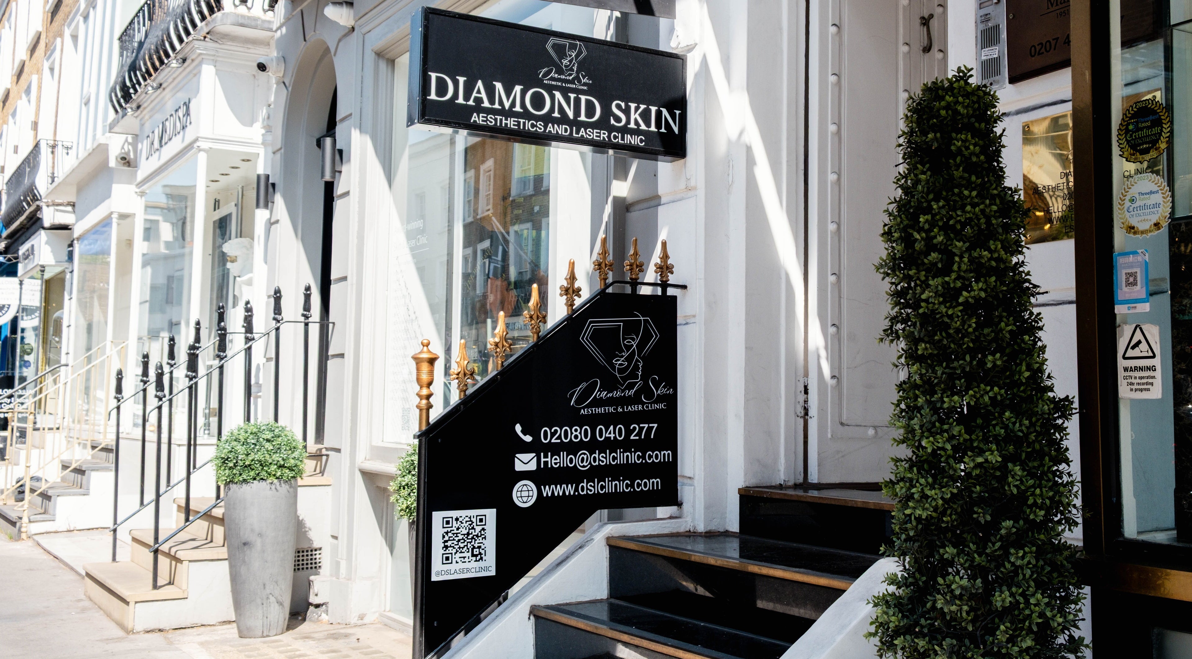 Front entrance of Diamond Skin Doctor Led Aesthetic And Laser Clinic - Knightsbridge in London, England, GB.