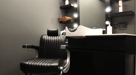 Musk Barbershop JVC image 3