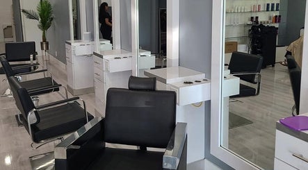 hình ảnh 2 của Magna Ontario Beaty Salon