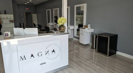 Magna Ontario Beaty Salon Bild 2