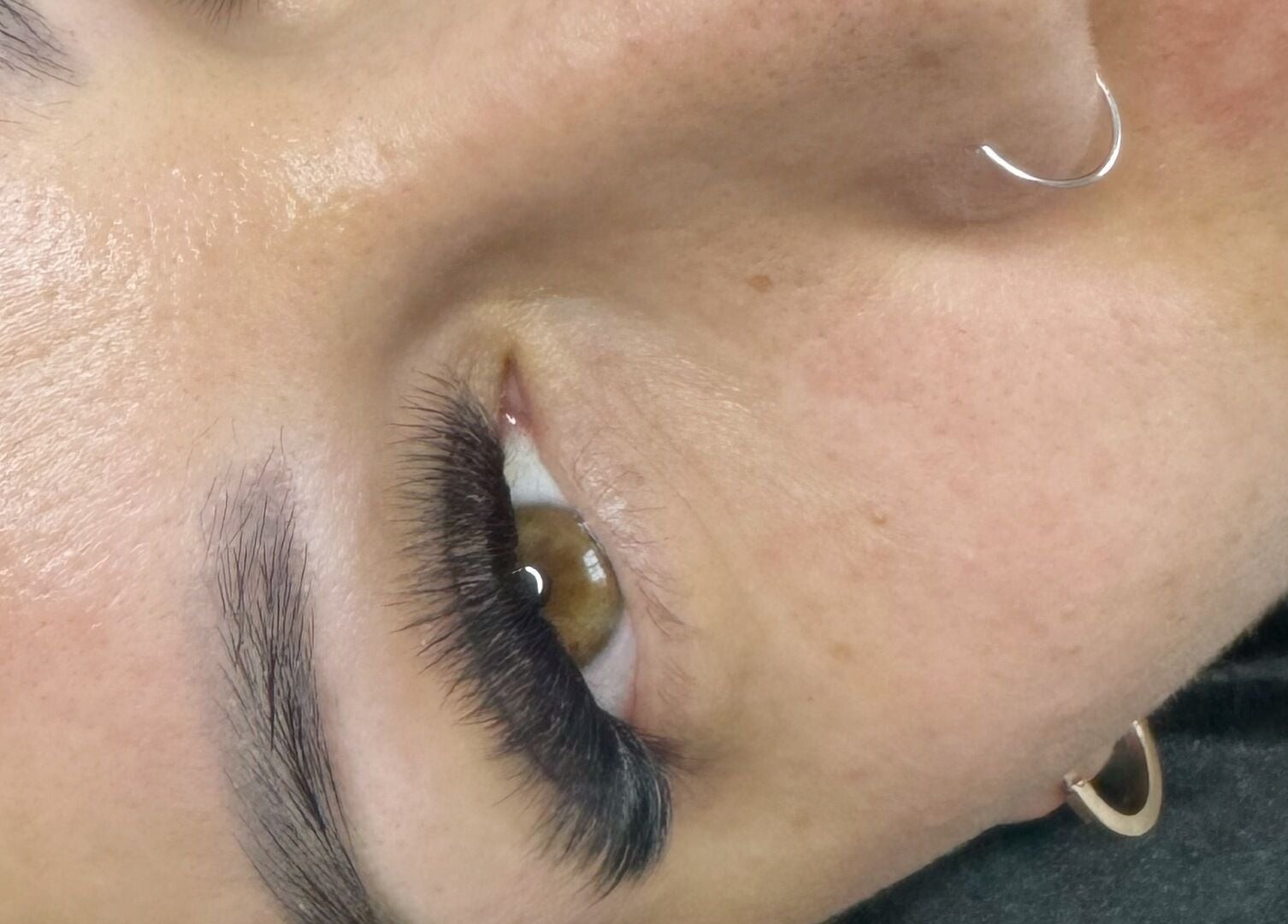 Close-up of enhanced lashes at StudioEDIT, Kawakawa, Northland, NZ, showcasing expert beauty treatment.
