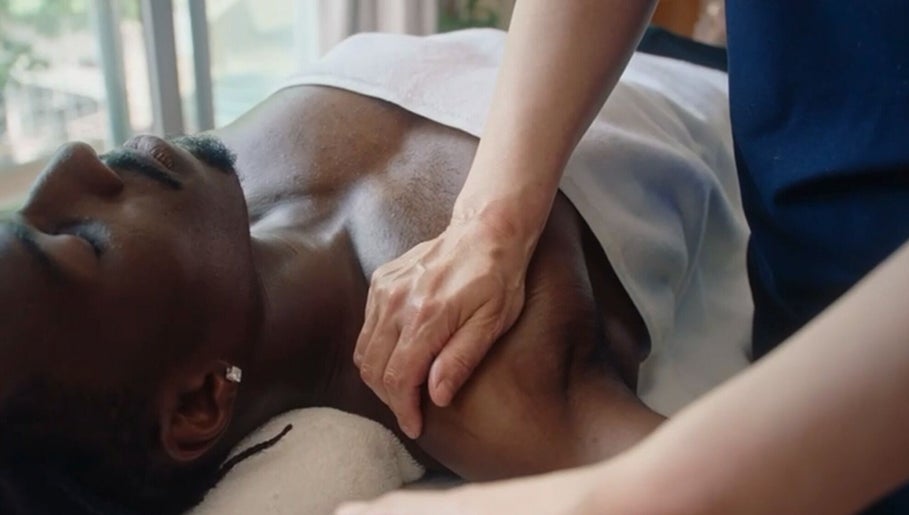 Lisa Leung Massage Therapy image 1