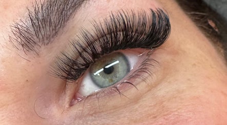 Lashed Beauty Affair