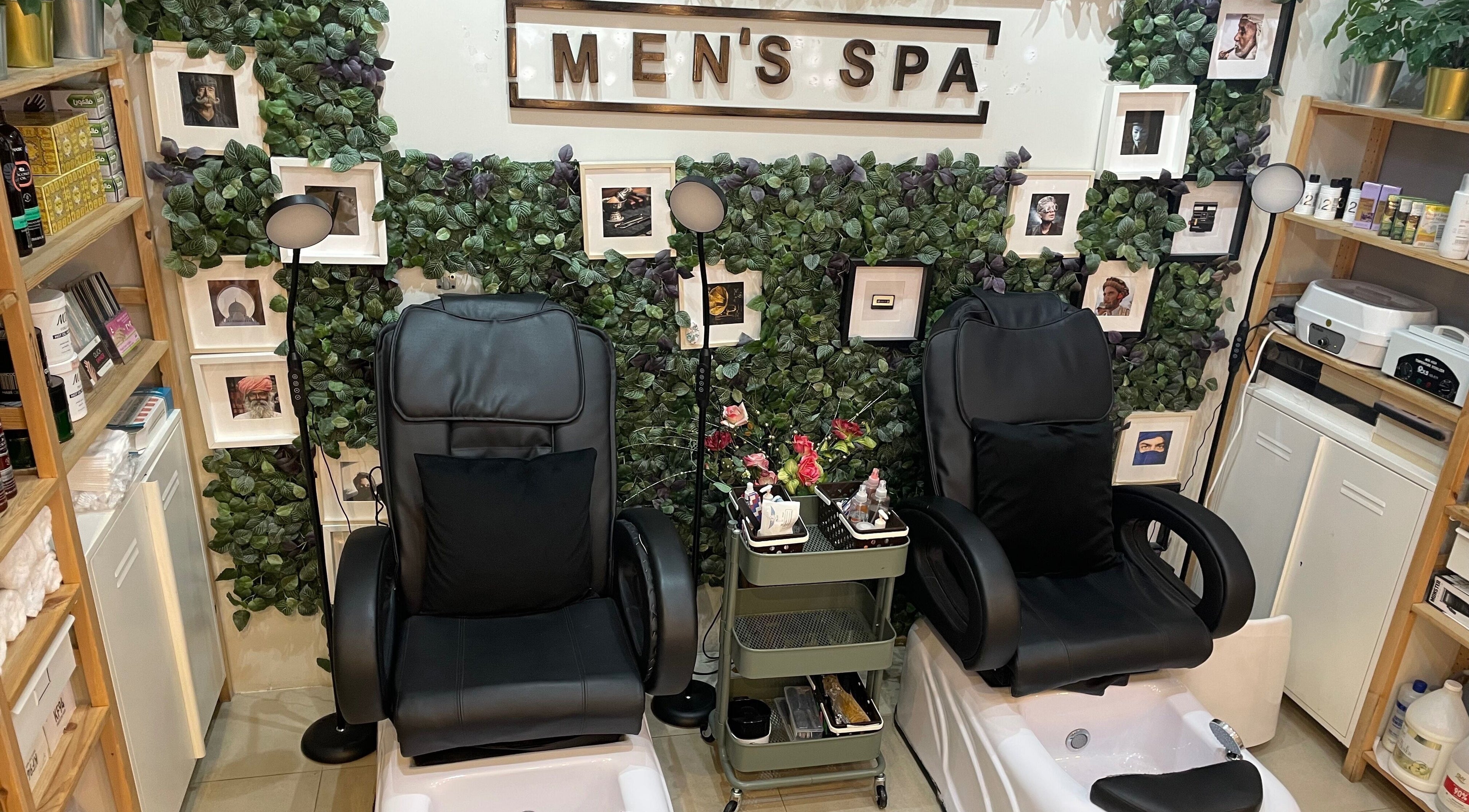 Relaxing spa chairs at Beard Master Men’s Salon and Spa صالون وسبا بيرد ماستر للرجال, Abu Dhabi, Abu Dhabi, AE.
