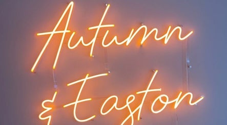 Imagen 2 de Autumn & Easton