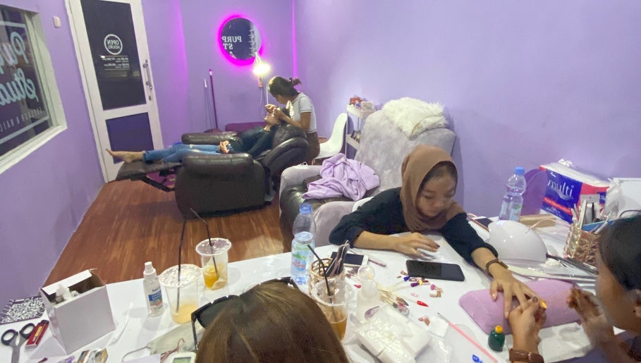 Purple Studio Eyelash and Nail Art, bilde 1