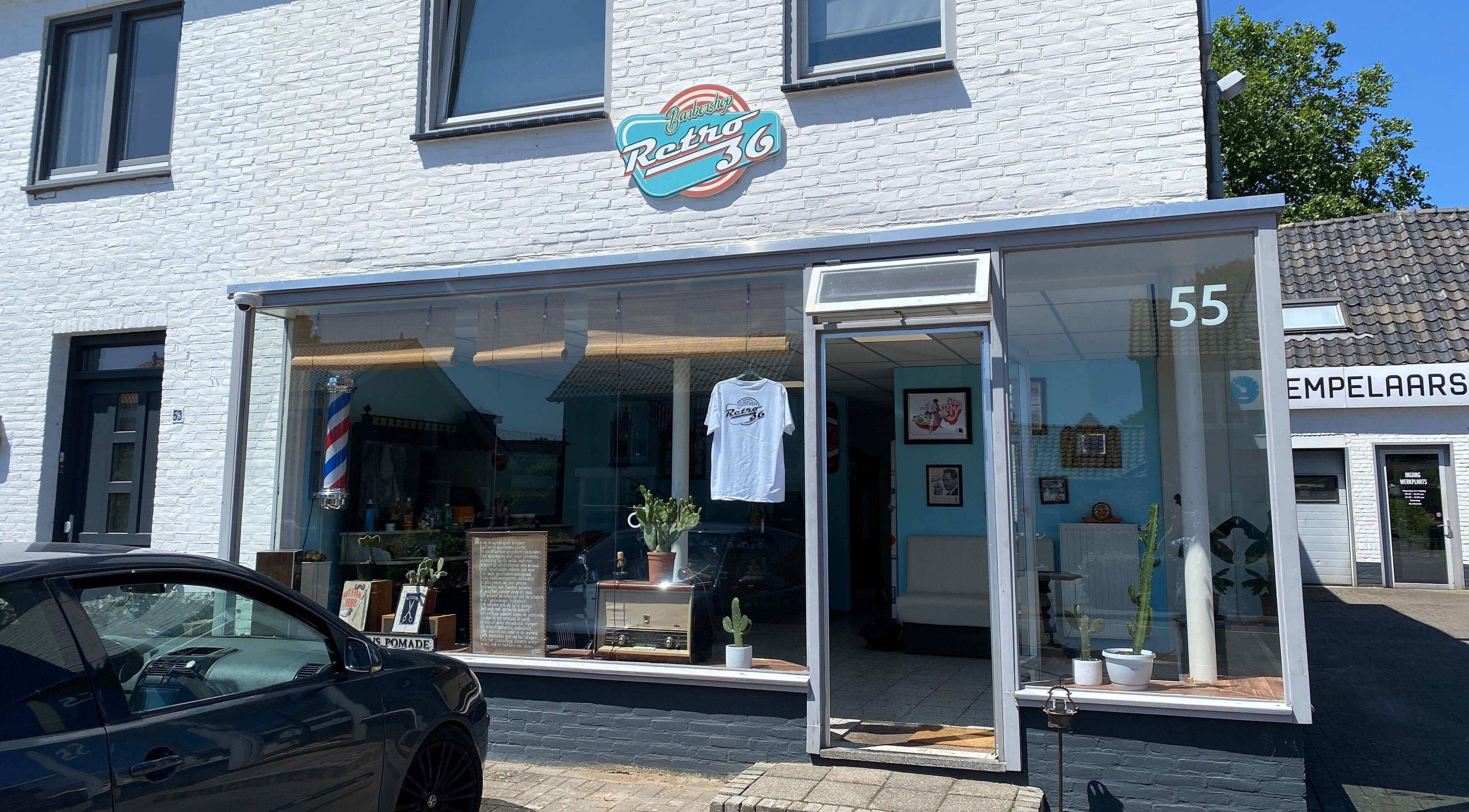 Buitenzijde van Retro 36 Barbershop in Veldhoven, Noord-Brabant, NL met moderne en stijlvolle uitstraling.