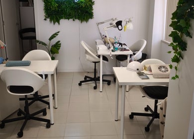 Уютный интерьер Clube de Beleza - Cabeleireiro Estética в Амадора, Лиссабон, Португалия.