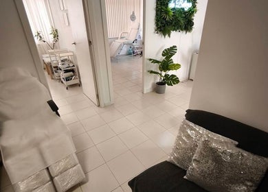 Современный интерьер в Clube de Beleza - Cabeleireiro Estética, Амадора, Лиссабон, Португалия.