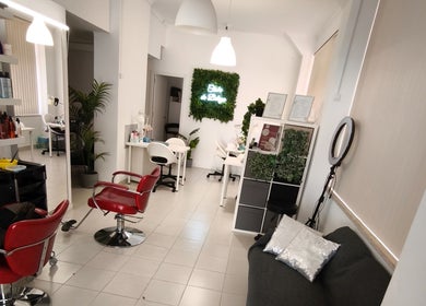 Интерьер Clube de Beleza - Cabeleireiro Estética в Амадоре, Лиссабон, Португалия.