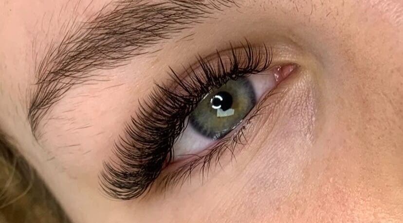 Elegant lash extensions from Blooms Lash Studio in Royal Tunbridge Wells, England, GB.