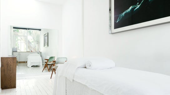 FUTURE CLINIC MODERN BEAUTY