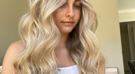 Jai the Salon image 3