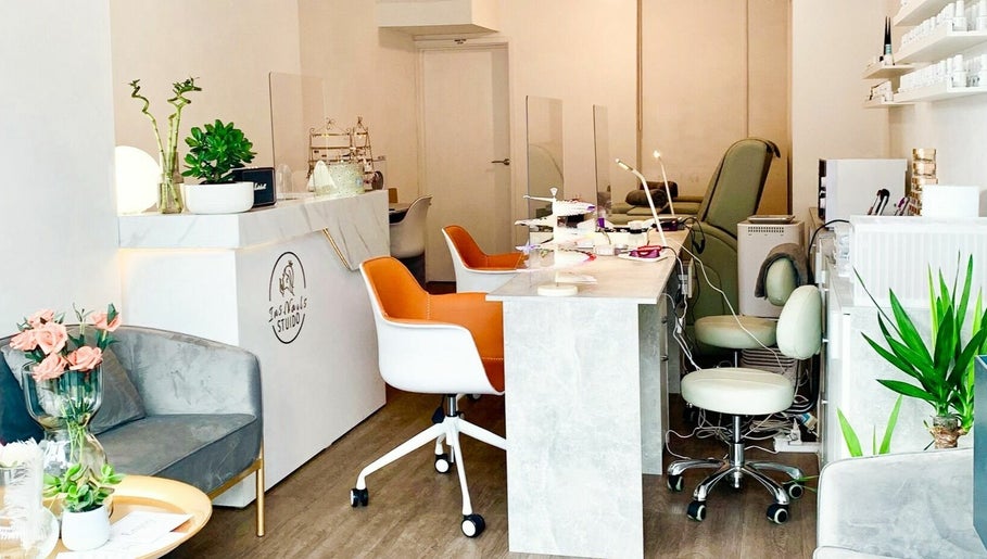 Ins Nails Studio image 1