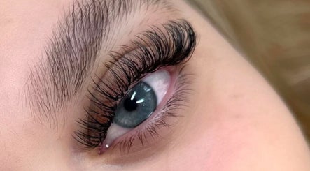 LUXE Lash and Aesthetics