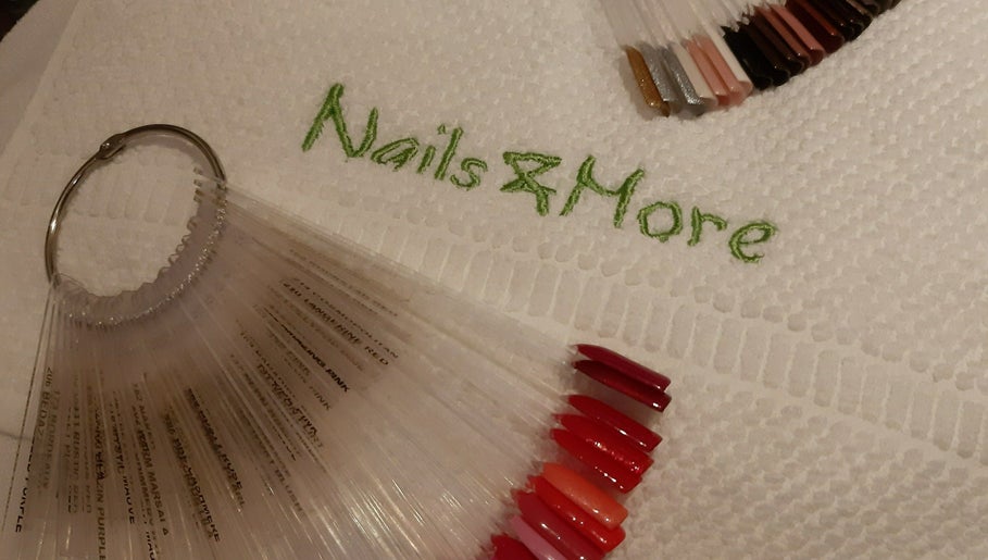 Nails and More – obraz 1
