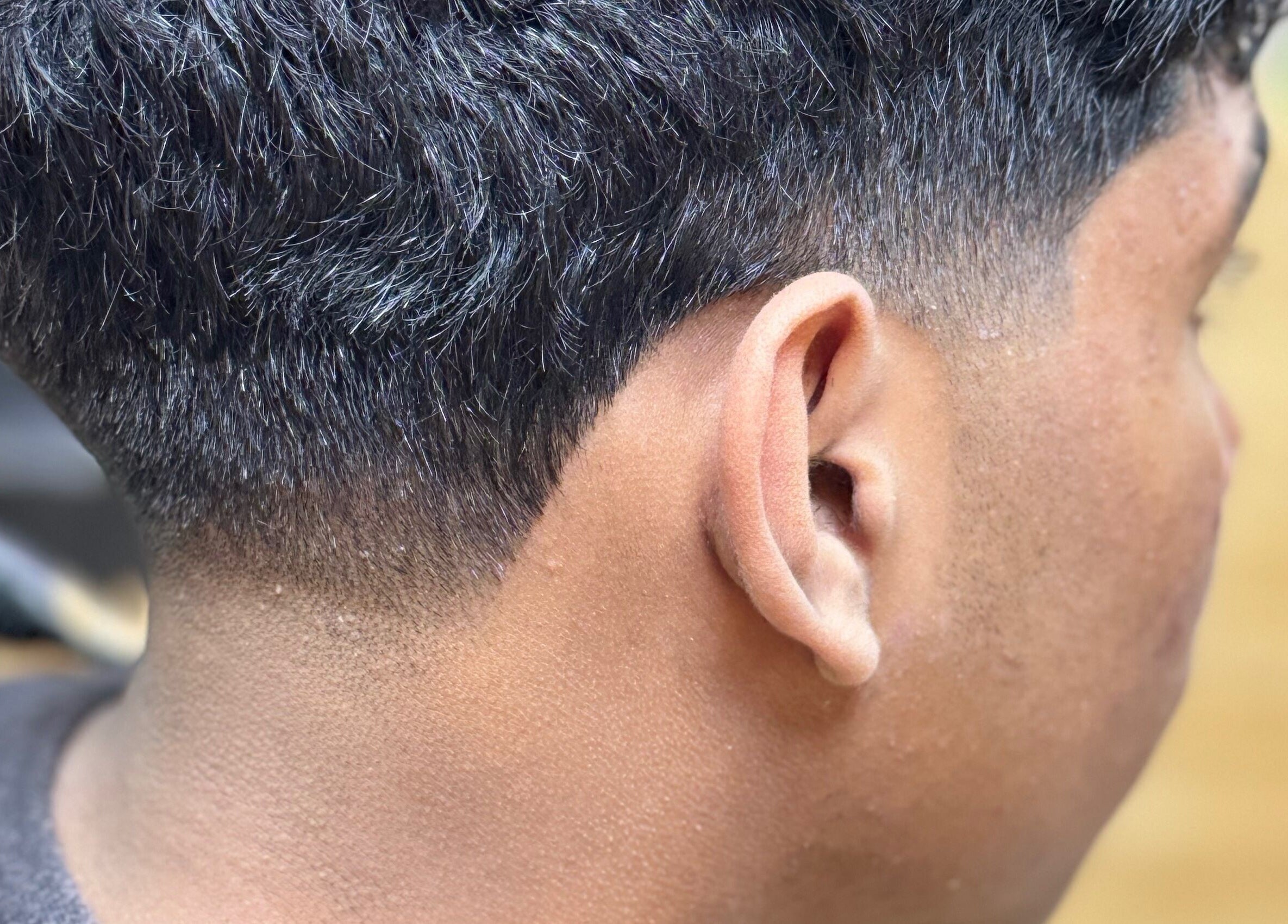 Corte de cabello masculino impecable en Cenizo Spa, La Serena, Coquimbo, CL.