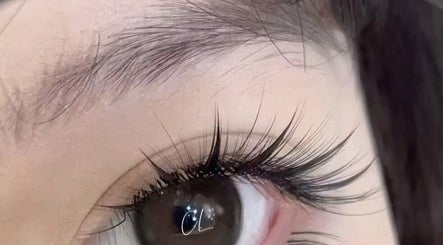 Close-up of elegant lash extensions at iLashes by CL, Singapore, SG, showcasing expert craftsmanship.