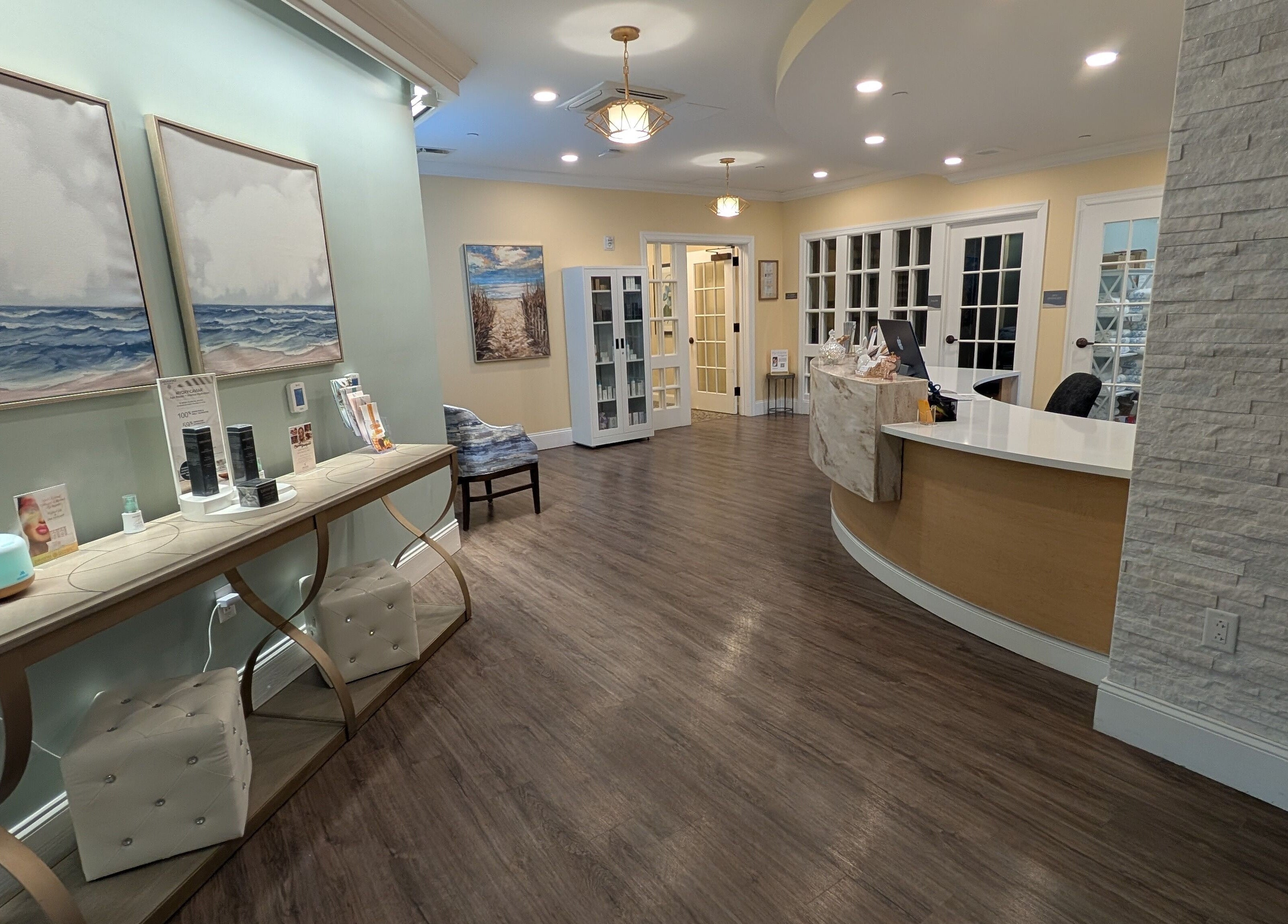 Relaxing front desk at The Spa at The Villas Holmdel in Holmdel, New Jersey, US with inviting modern decor.