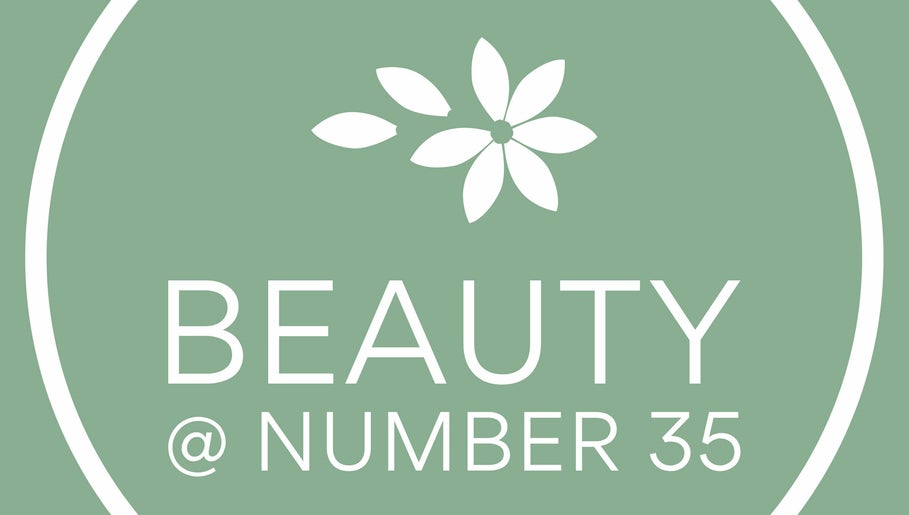 Beauty at Number 35 billede 1