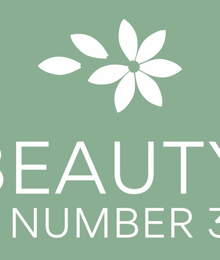 Beauty at Number 35 afbeelding 2