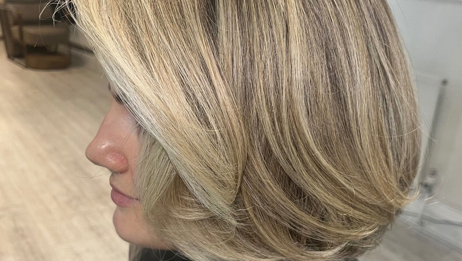 Sasha Dowler Hairdressing image 1