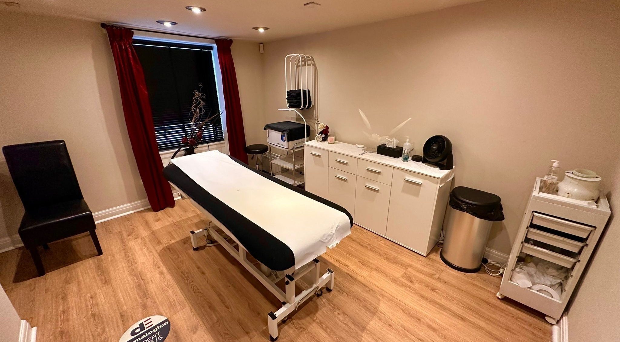 Cozy treatment room at Annabel's Health and Beauty Studios, Market Weighton, England, GB.