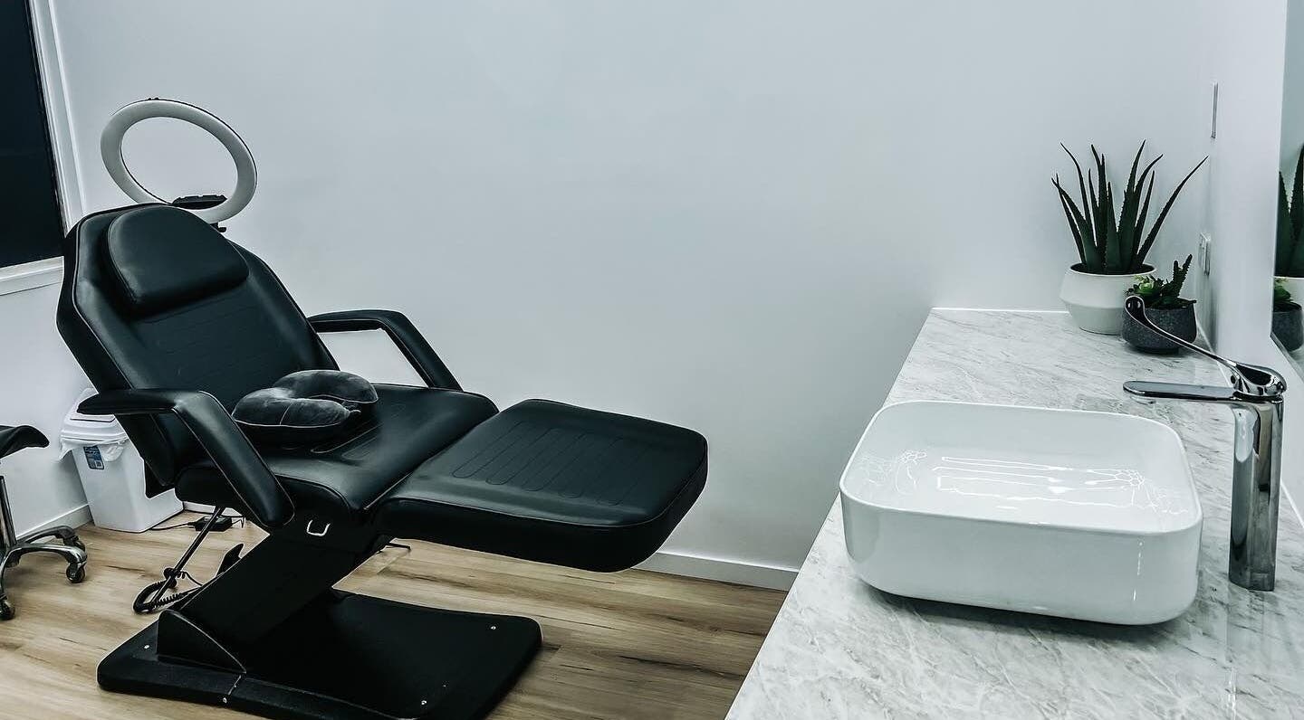 Modern aesthetic chair at Krownd Mens Aesthetic Clinic | Gold Coast, Mermaid Beach, Queensland, AU.