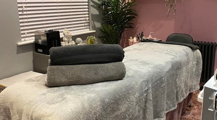 AU Naked Clinic