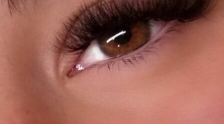 Lashes by Gin image 3