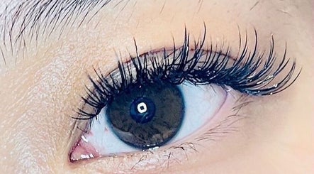 BIYU Lash Hanover Sq., bilde 3