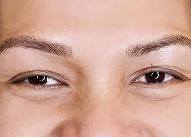 Perfectly shaped eyebrows from Matthews, Matthews, North Carolina, US.