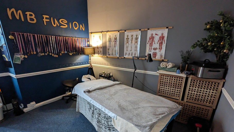 MB FUSiON- Edinburgh Massage Therapy afbeelding 1