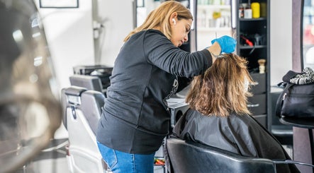 Kamela's Hair Salon – obraz 3