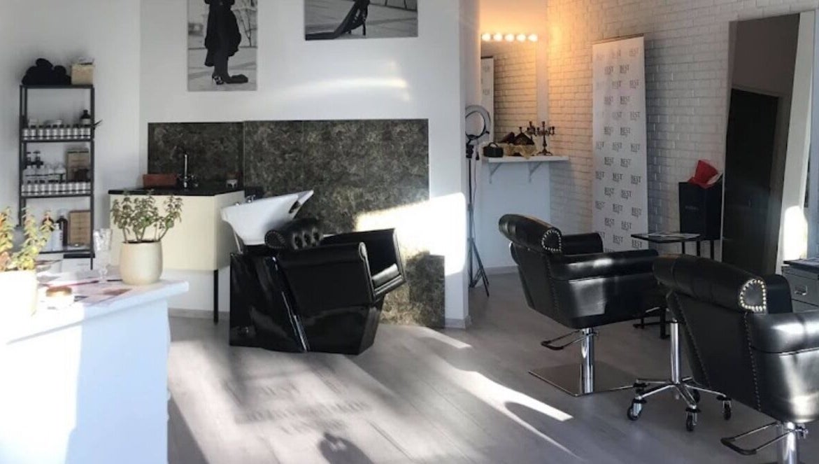 Šiuolaikiškas salonas Vytas Barbakano, Vilnius, Vilniaus apskritis, LT.