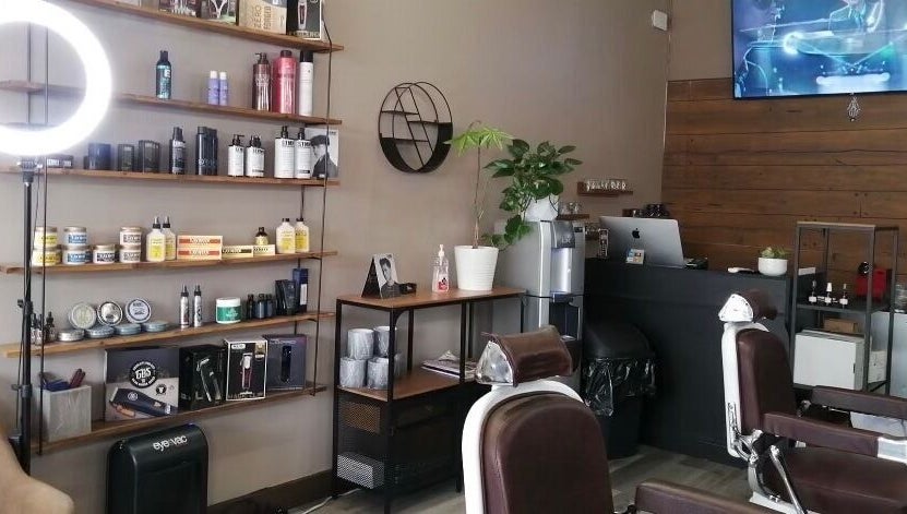 El Barberos Mens Grooming Lounge image 1