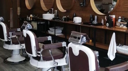 Εικόνα Vancouver Barbers & Concept Studio 3