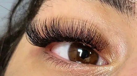 Lillywhite Lashes