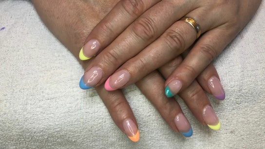 Lydia's Nails and Family Coaching