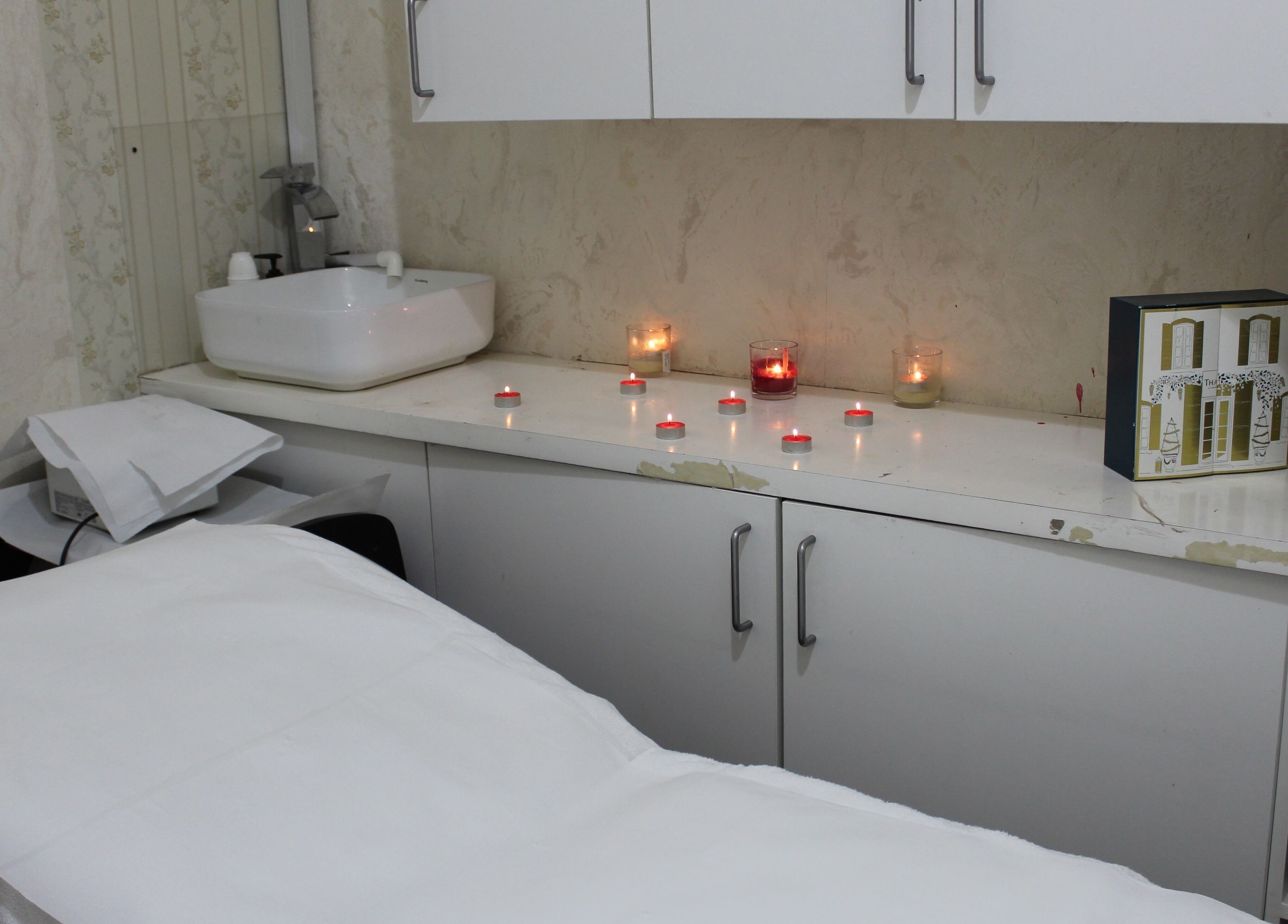 Harmony Ladies Salon massage room with candles, Dubai, Dubai, AE.