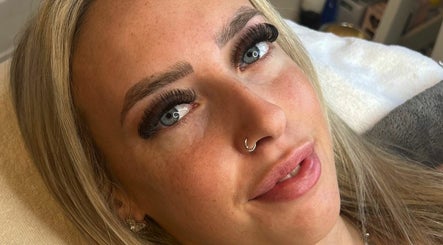 LashesByHoll imagem 2