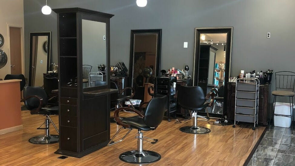 Luxury Tress Salon Extension Bar Oyster Point 701 Mariners Row   891fd37a 2df6 45bc 8546 A865325862b4 