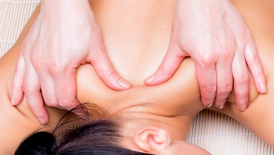 Relaxing shoulder massage at Best Massage Bali, Canggu, Indonesia, ID, enhancing wellness and tranquility.