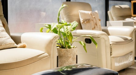 Enrich Grooming Lounge 4 Men