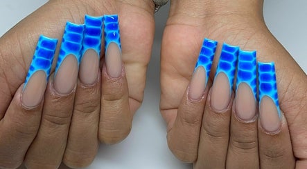 Nails Amour