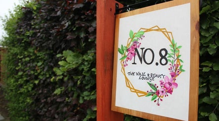 No.8 The Nail and Beauty Lounge billede 2