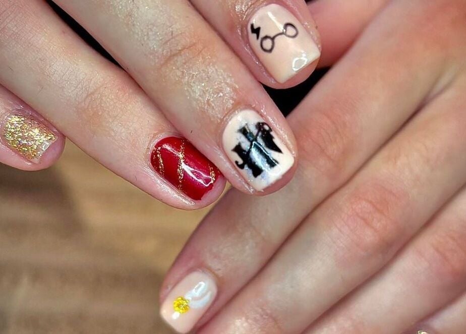 Stylish nail art design at No.8 The Nail and Beauty Lounge, Gressenhall, England, GB.