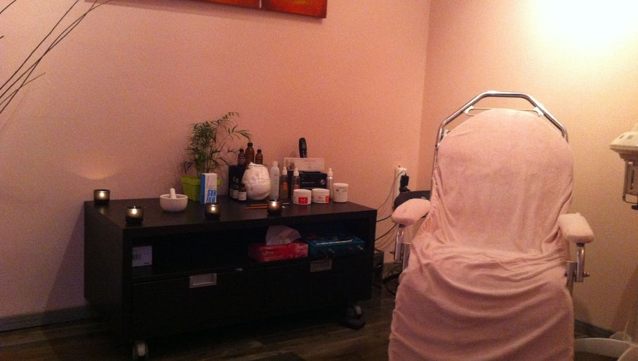 Gabi Body Place image 1